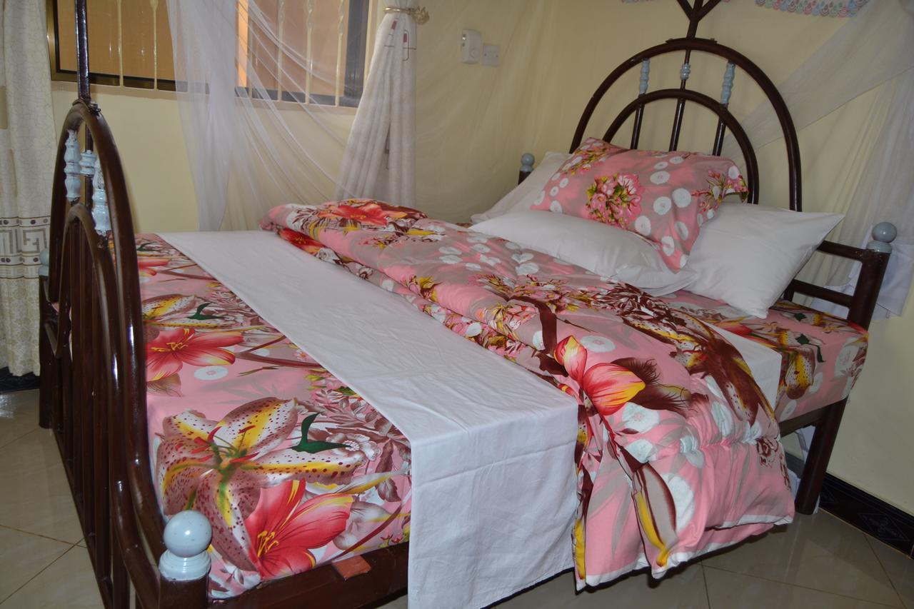בגמויו Barcelona Lodge מראה חיצוני תמונה