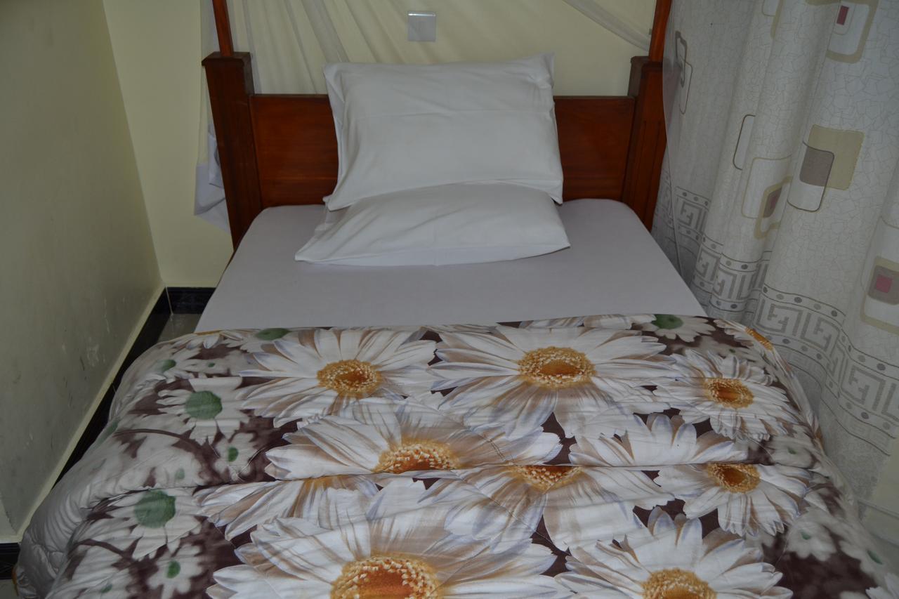 בגמויו Barcelona Lodge מראה חיצוני תמונה