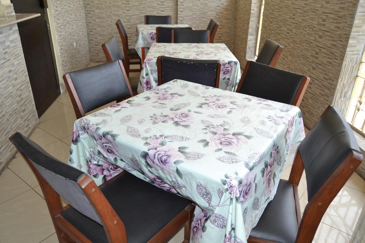 בגמויו Barcelona Lodge מראה חיצוני תמונה
