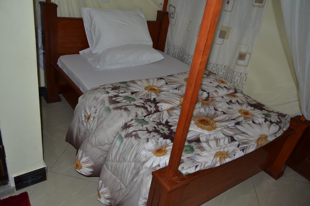 בגמויו Barcelona Lodge מראה חיצוני תמונה