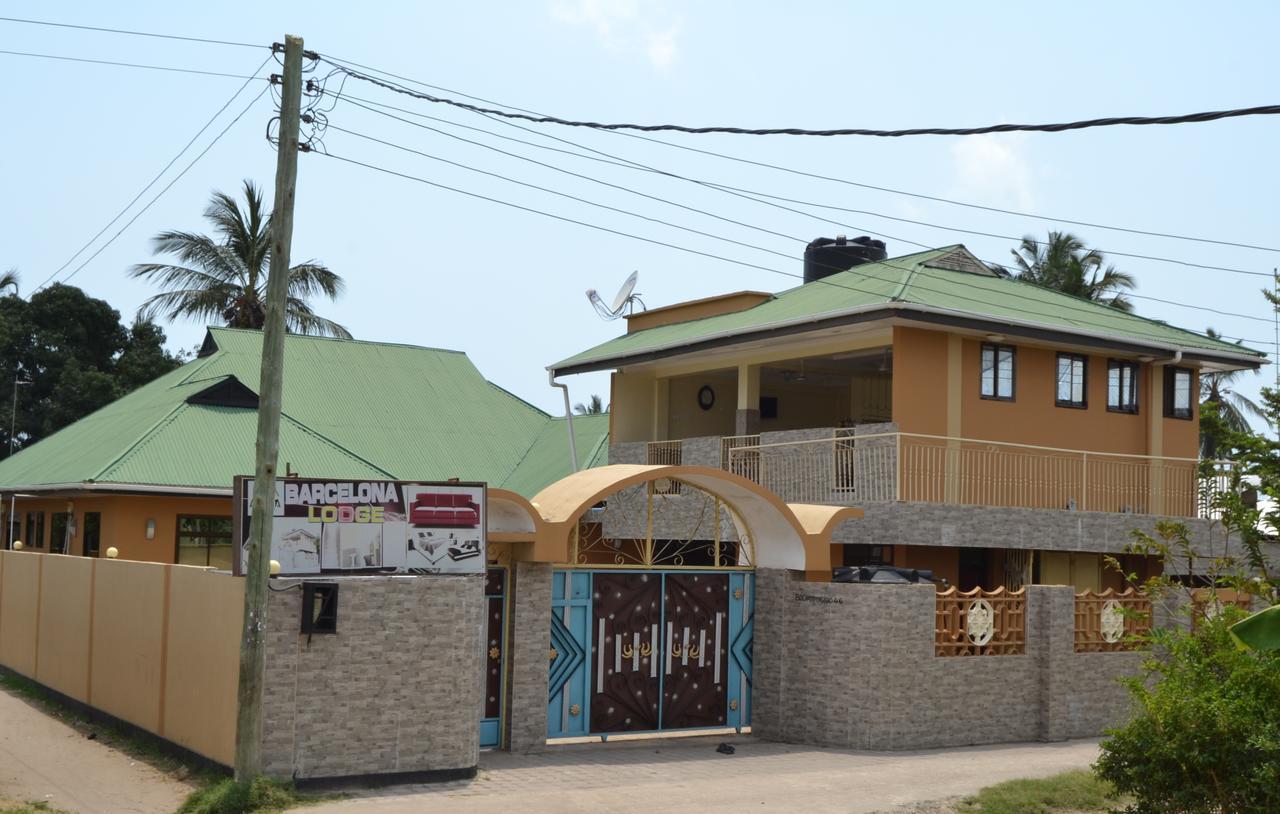 בגמויו Barcelona Lodge מראה חיצוני תמונה