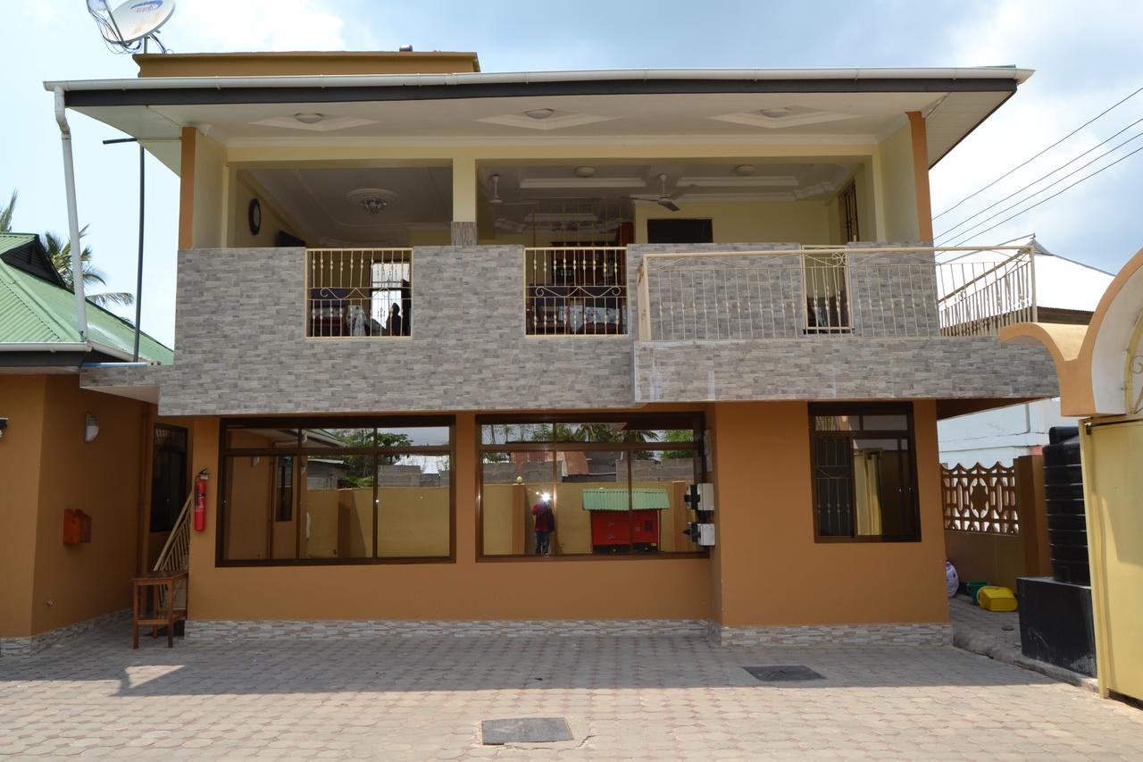 בגמויו Barcelona Lodge מראה חיצוני תמונה
